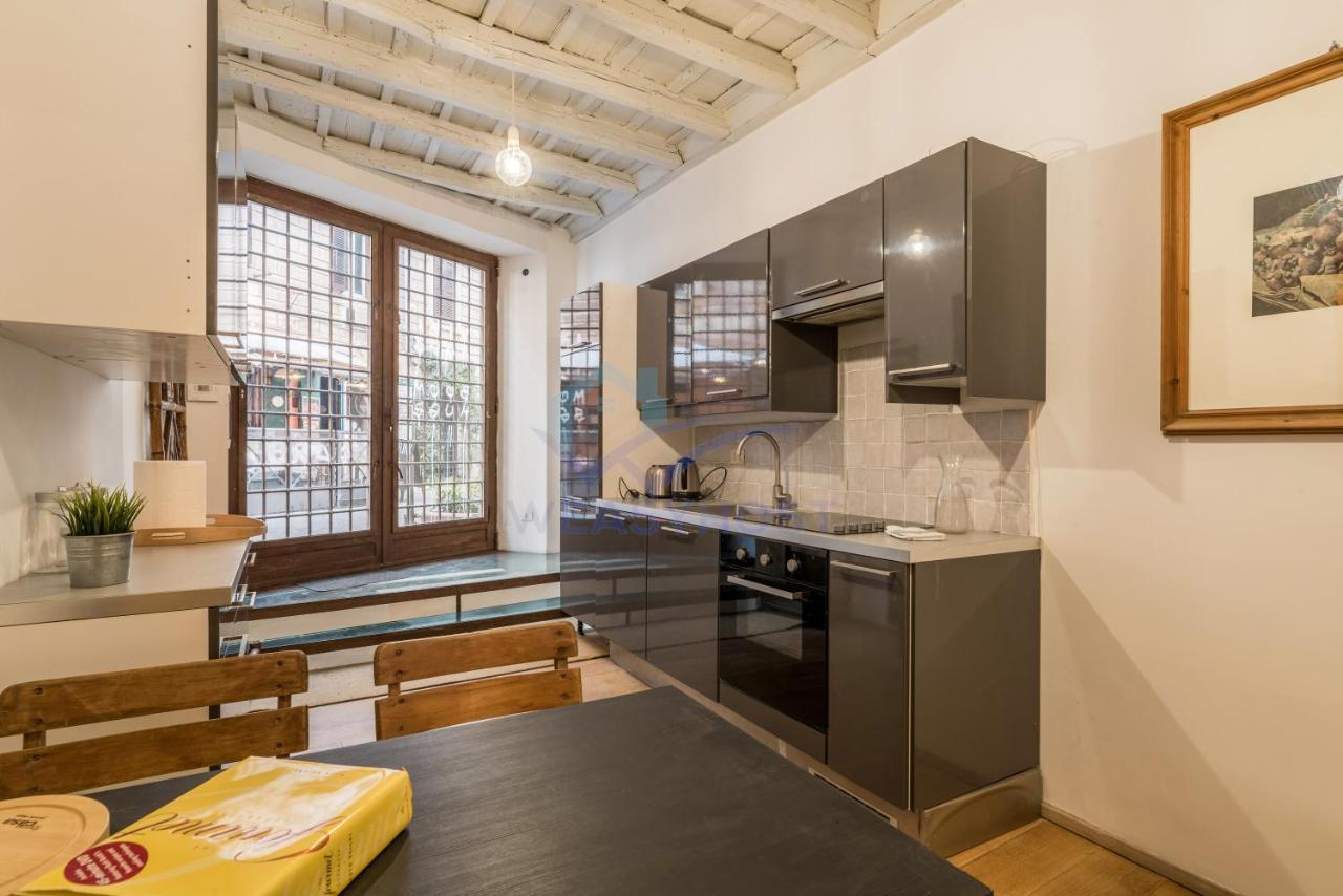 Cozy Entire Apt Close To Piazza Trilussa ローマ エクステリア 写真